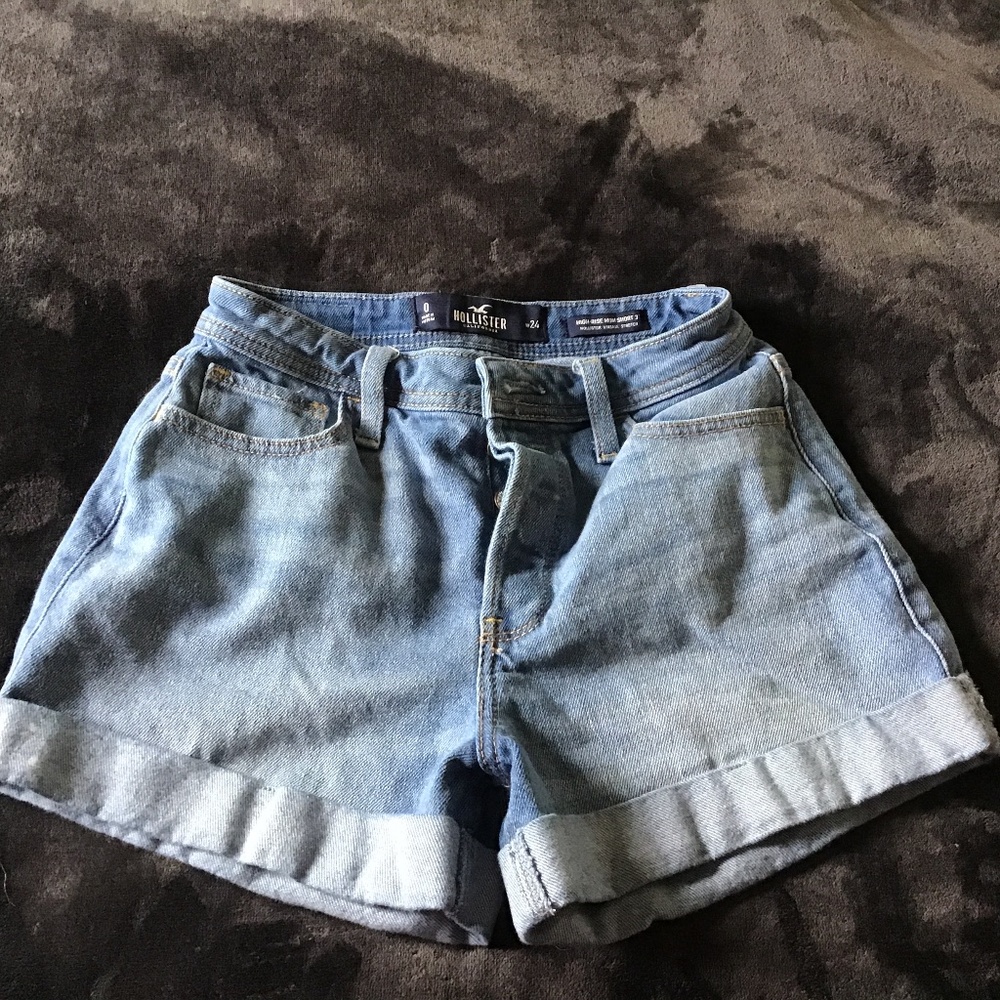 Hollister mom shorts